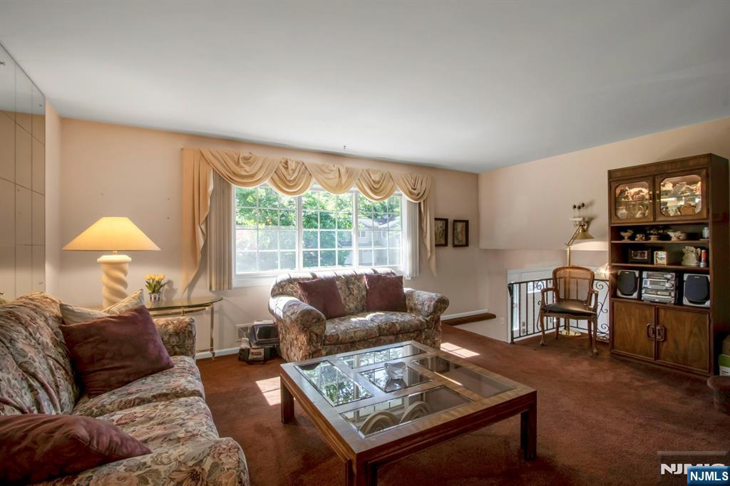 42 Lohs Place