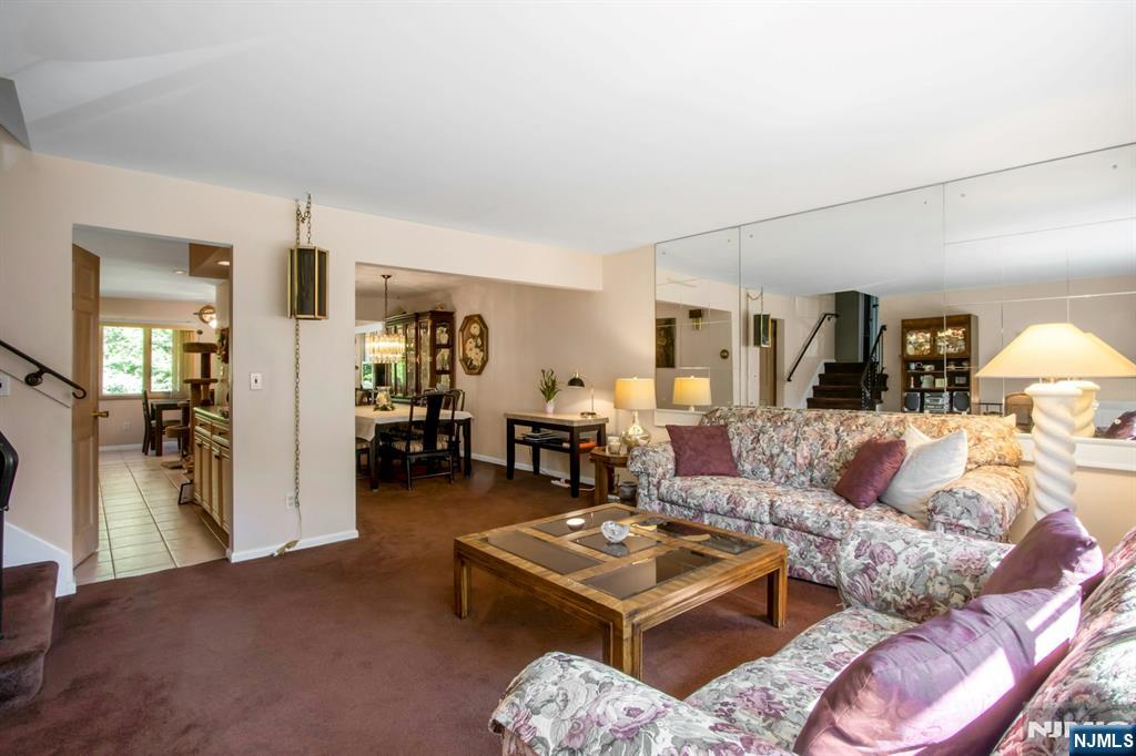 42 Lohs Place