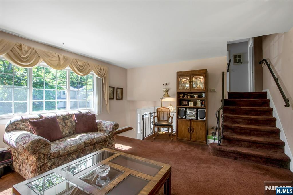 42 Lohs Place