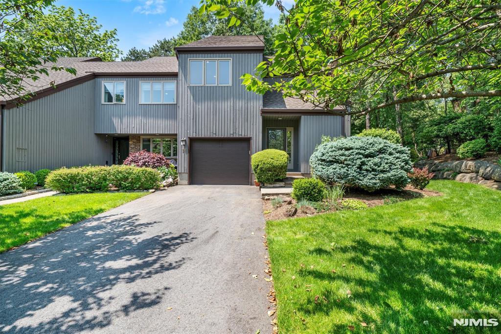 14 Bayard Lane