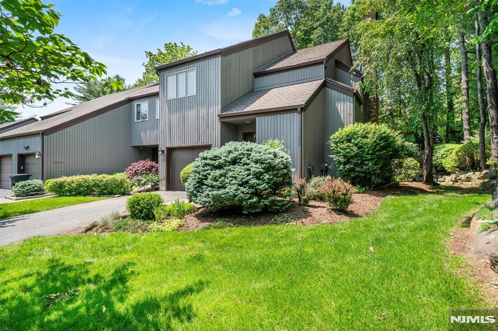 14 Bayard Lane