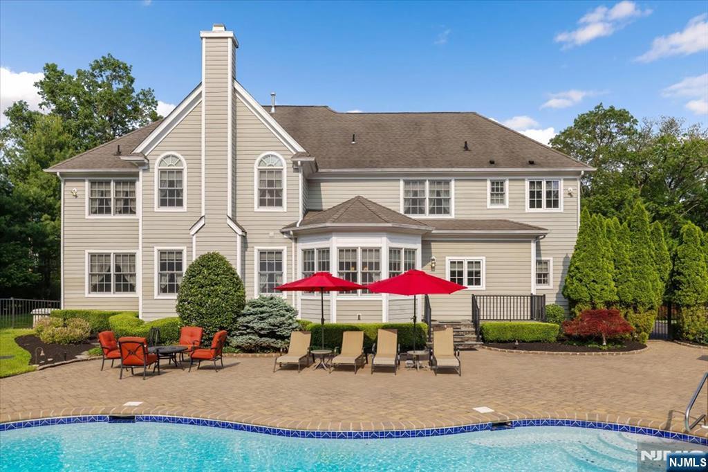 2 Woodcrest Court