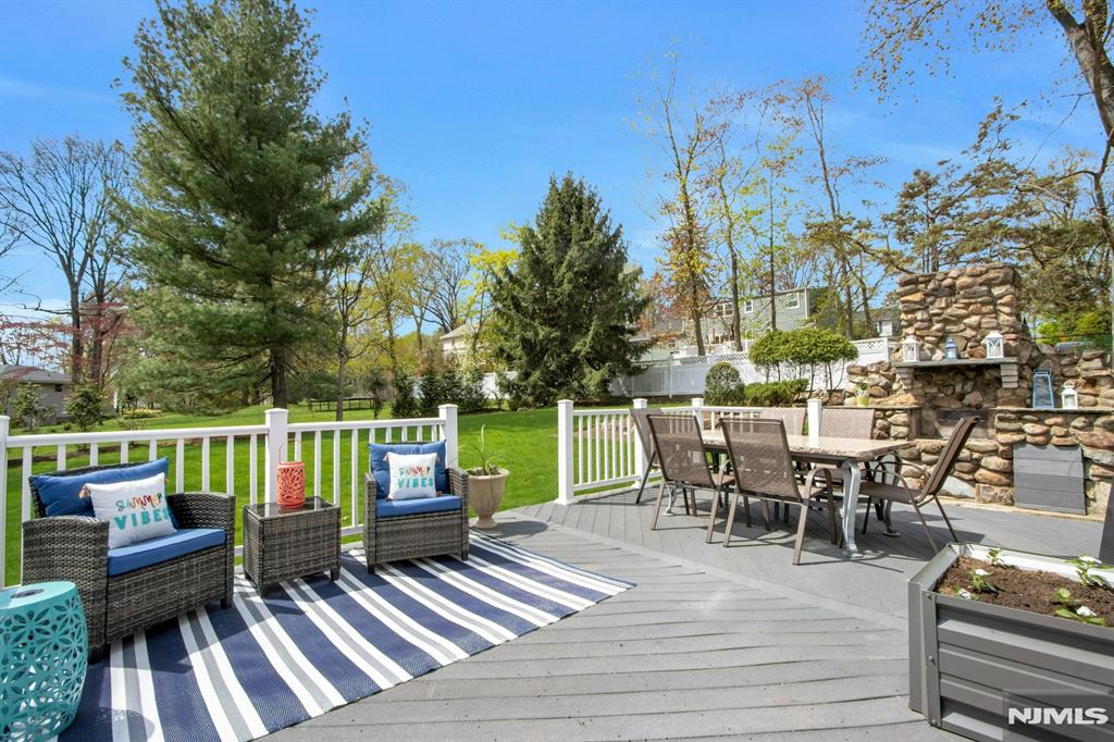 122 Royal Drive