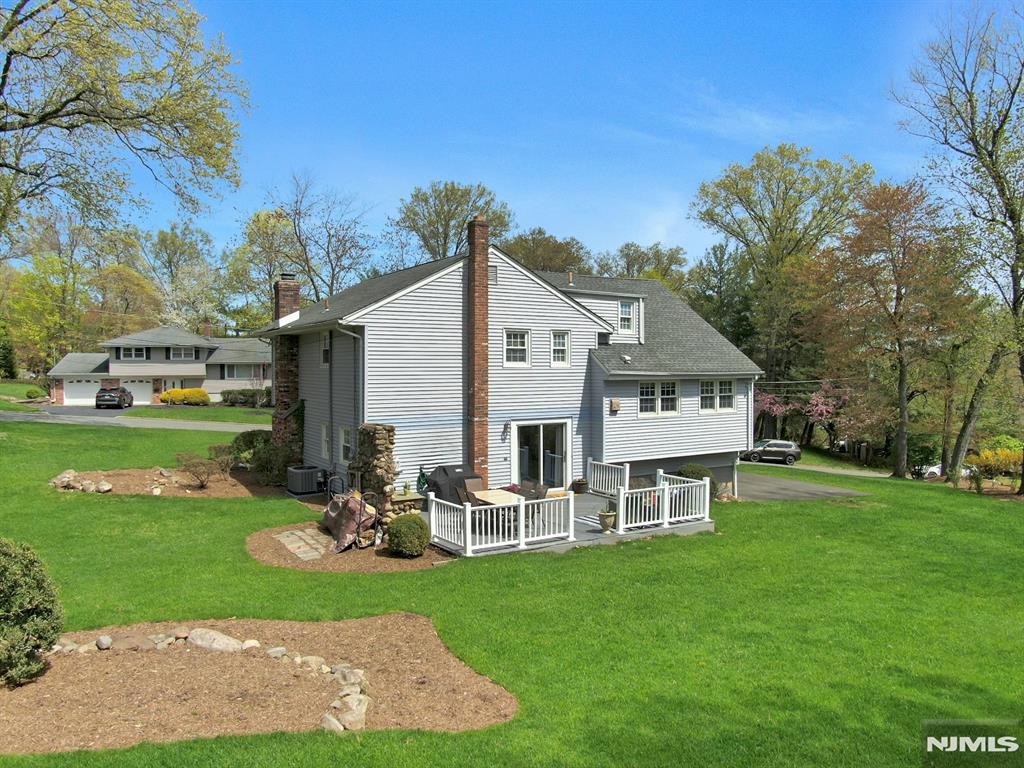 122 Royal Drive