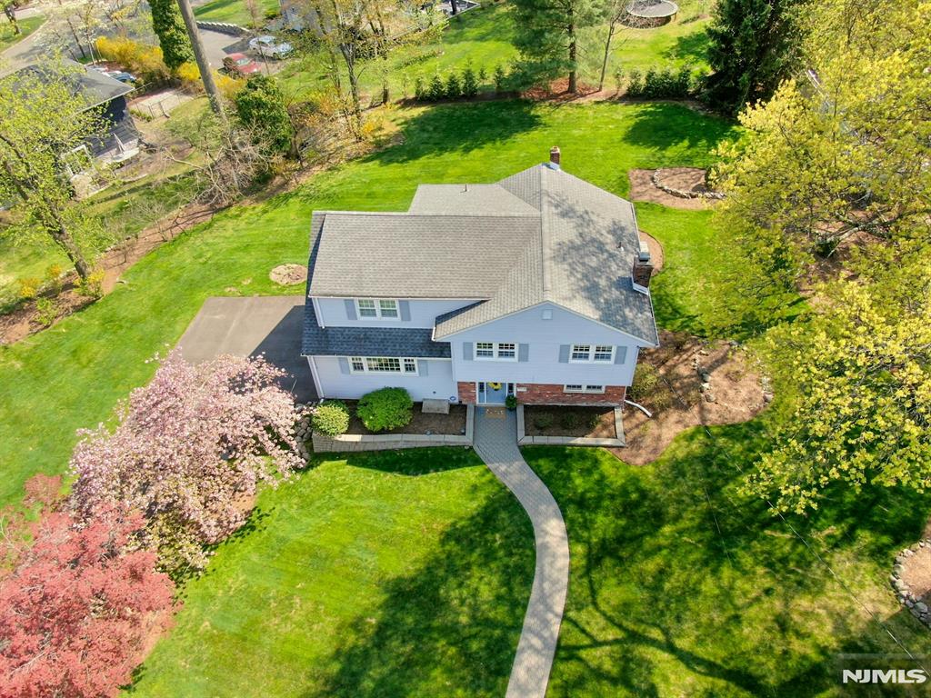 122 Royal Drive