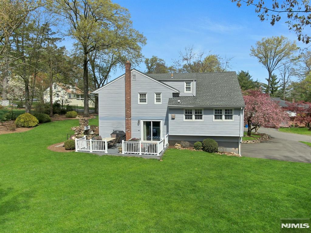 122 Royal Drive