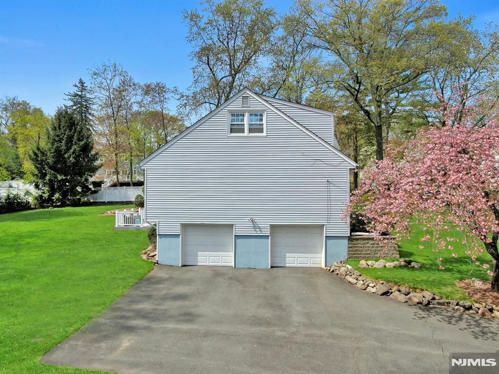 122 Royal Drive