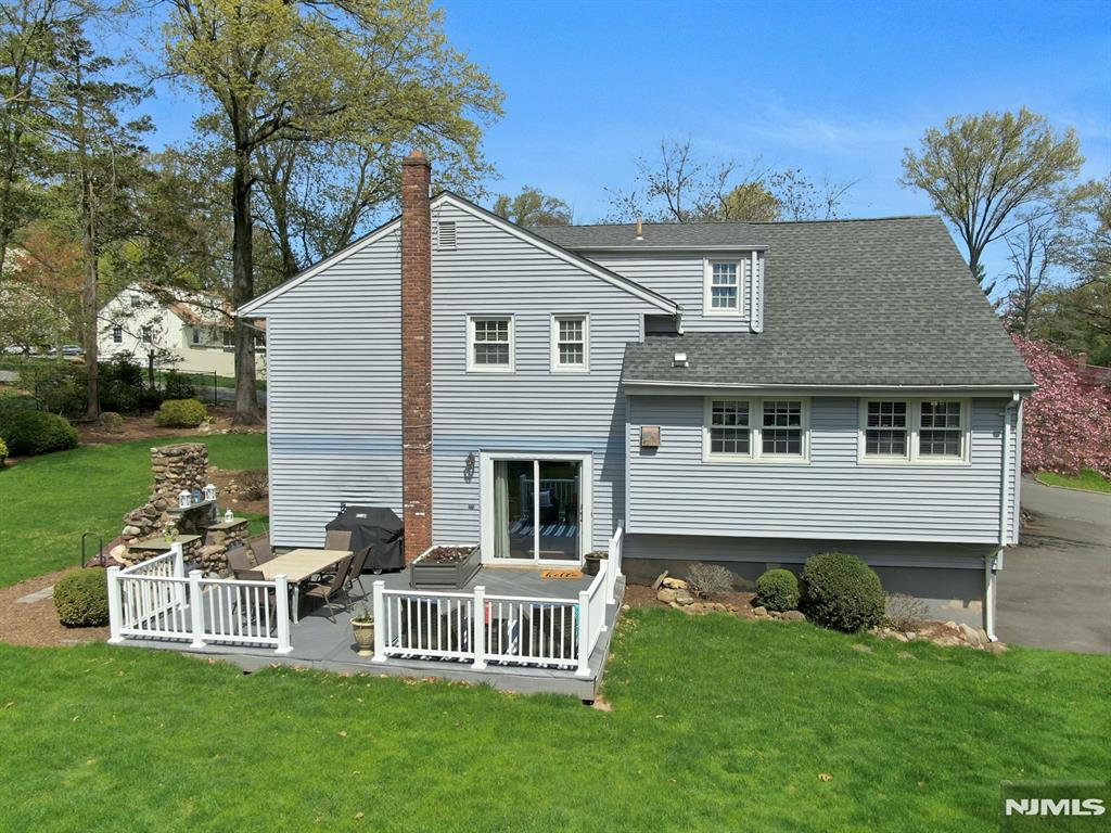 122 Royal Drive