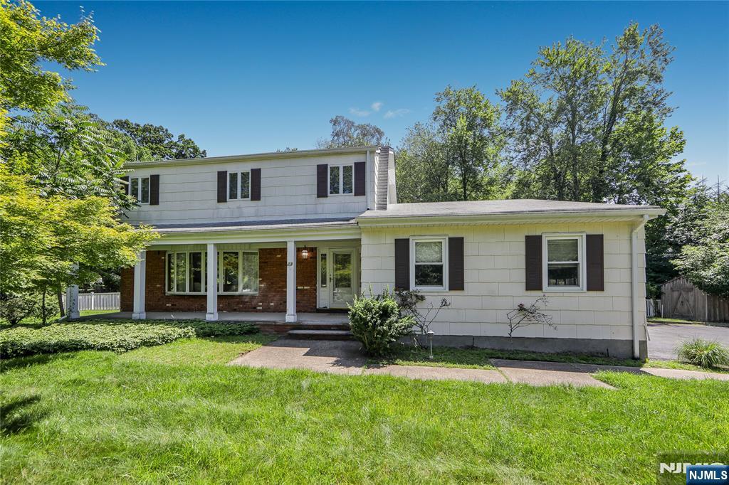 13 Heritage Road