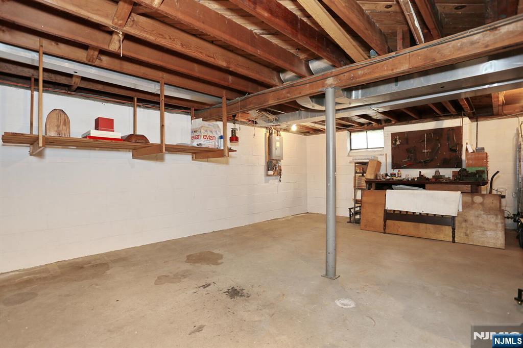 323 12th Street