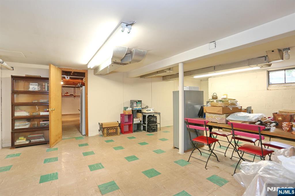 323 12th Street