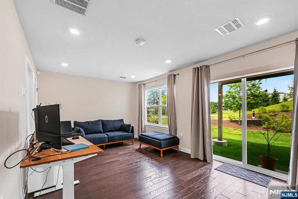 2 Gerhard Place