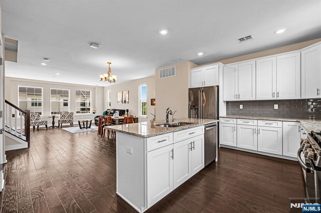 2 Gerhard Place