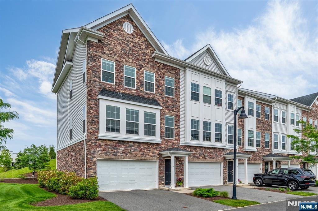 2 Gerhard Place