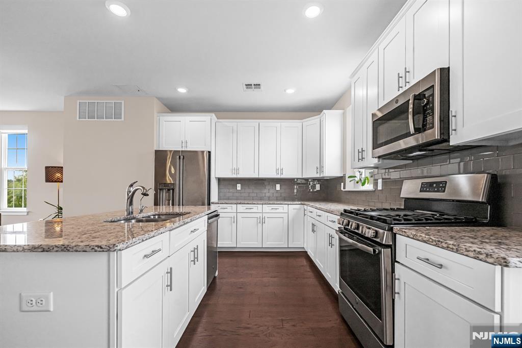 2 Gerhard Place