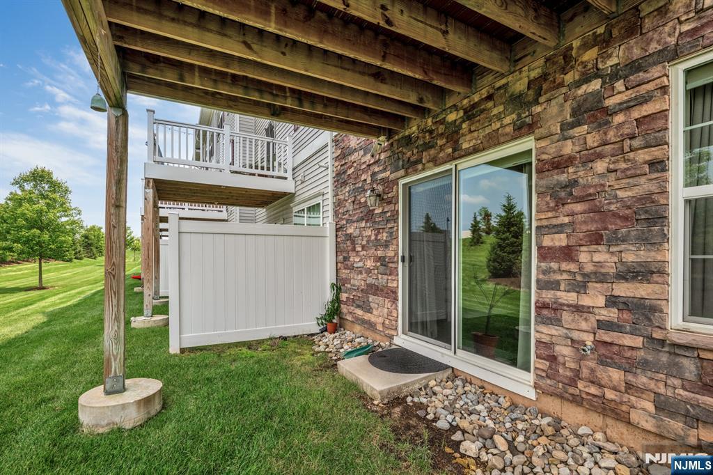 2 Gerhard Place
