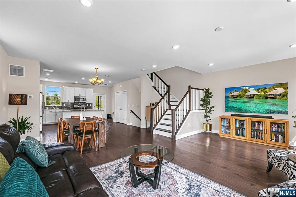 2 Gerhard Place