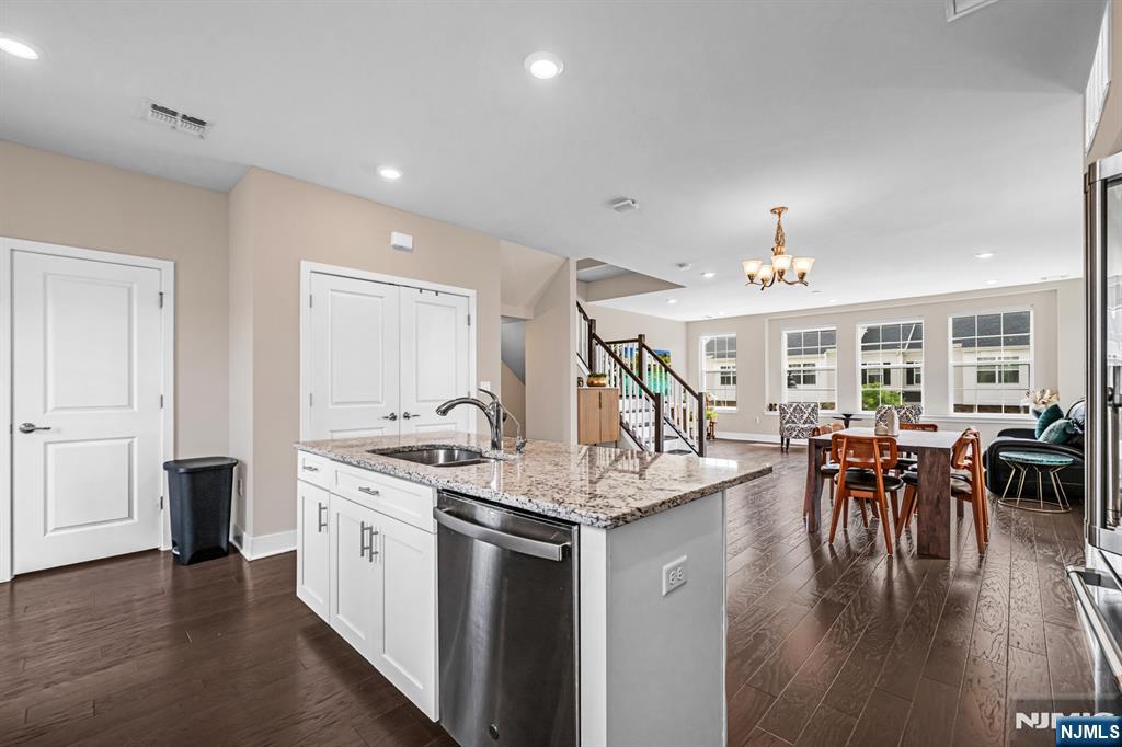 2 Gerhard Place