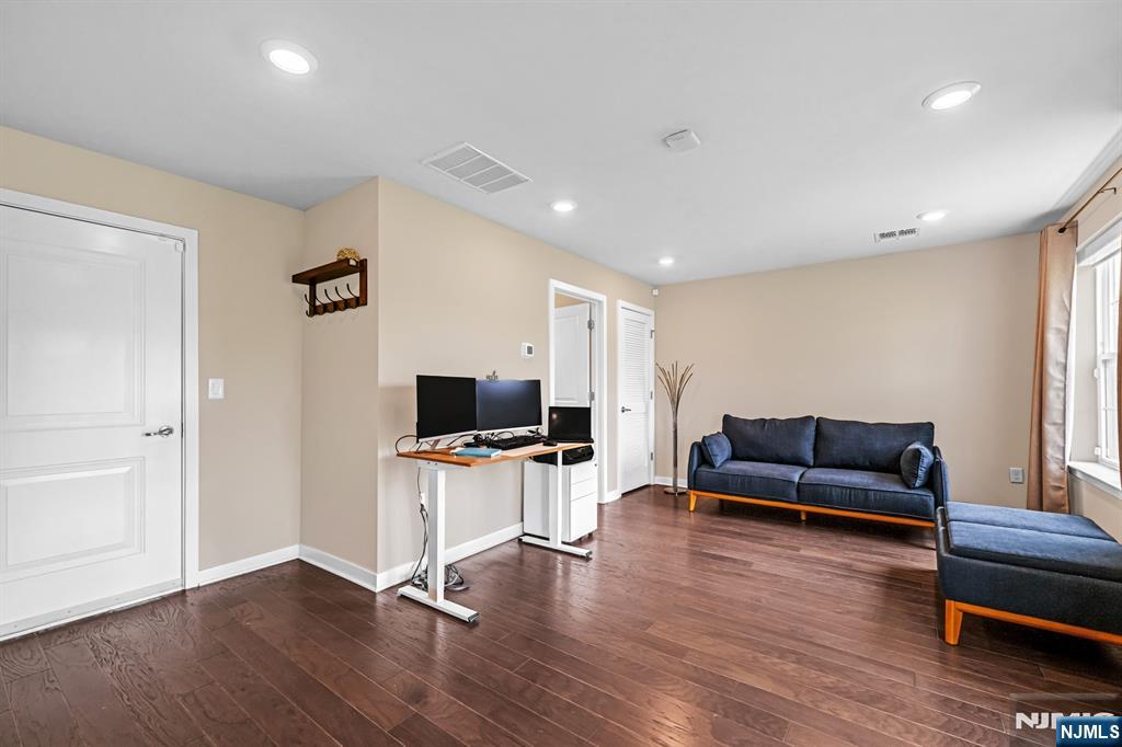 2 Gerhard Place