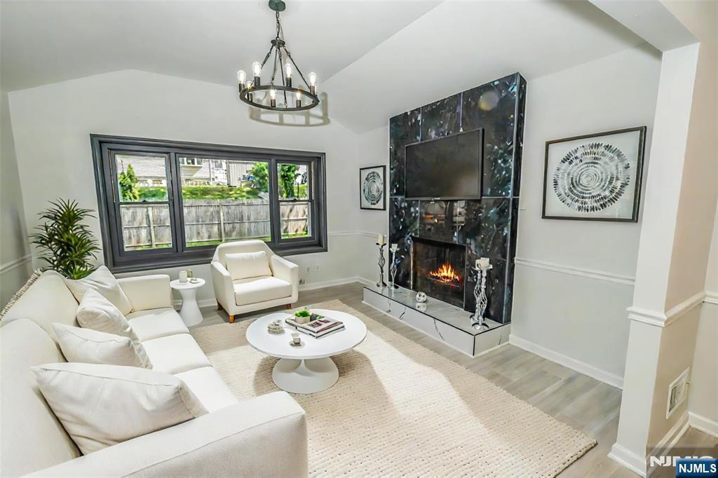 21 Valley Brook Drive