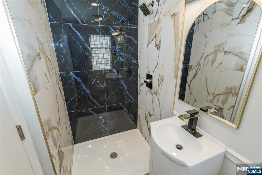 21 Valley Brook Drive