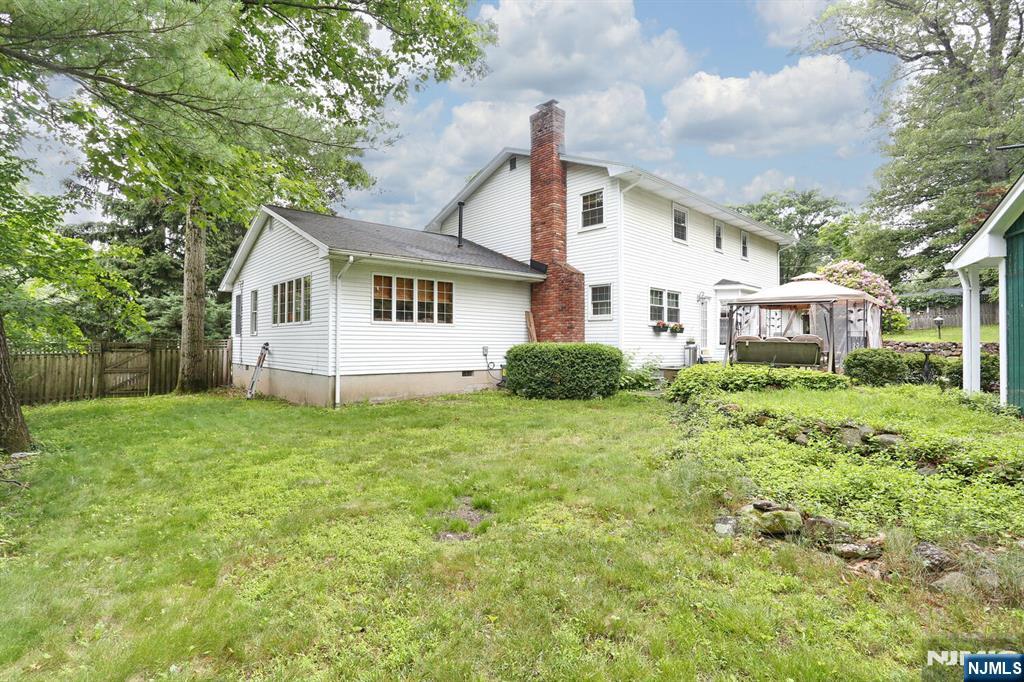 279 Rock Avenue