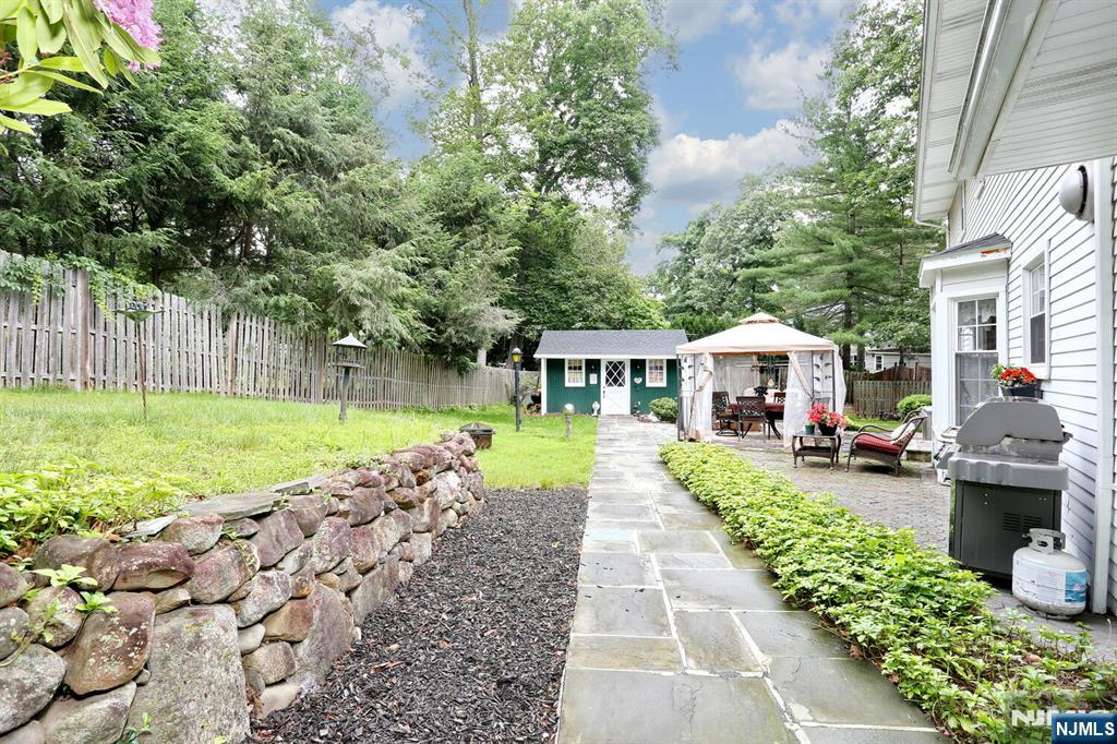 279 Rock Avenue