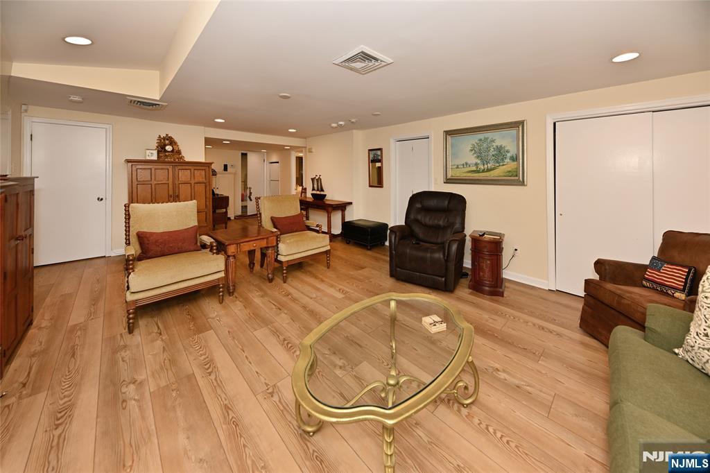 455 Summit Avenue