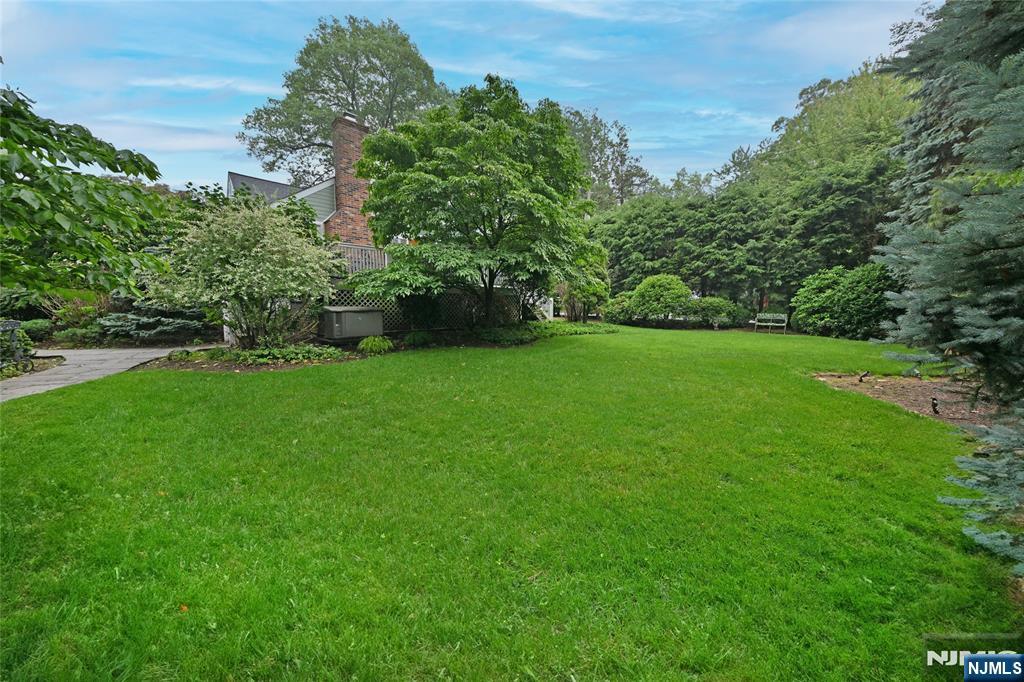 455 Summit Avenue