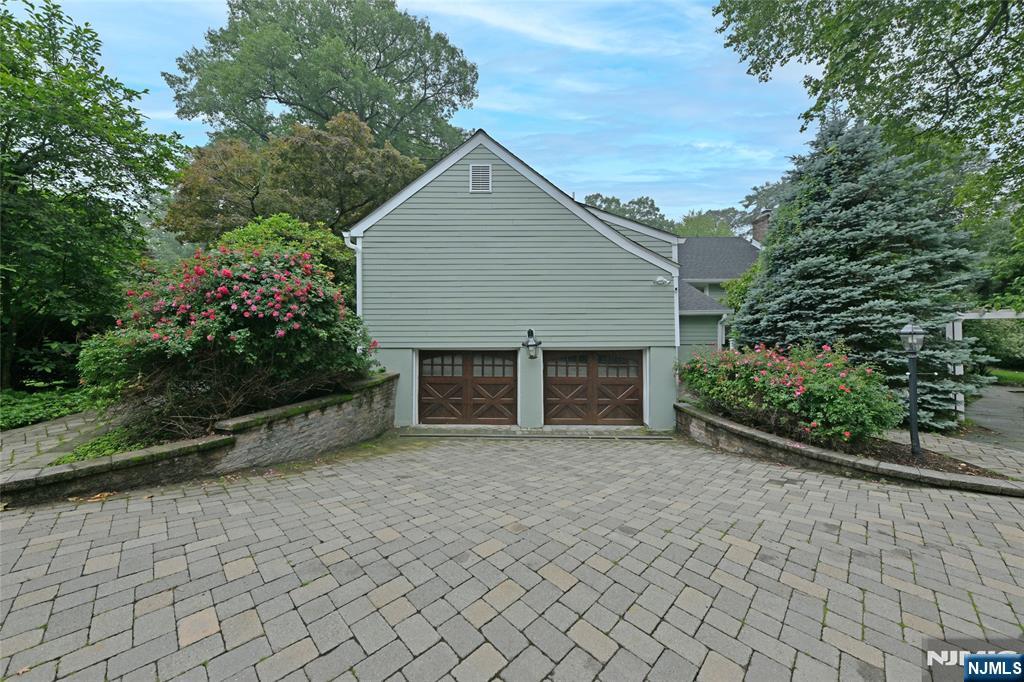 455 Summit Avenue