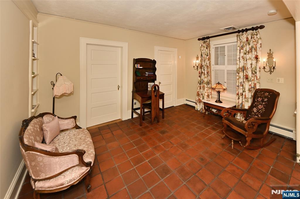 455 Summit Avenue