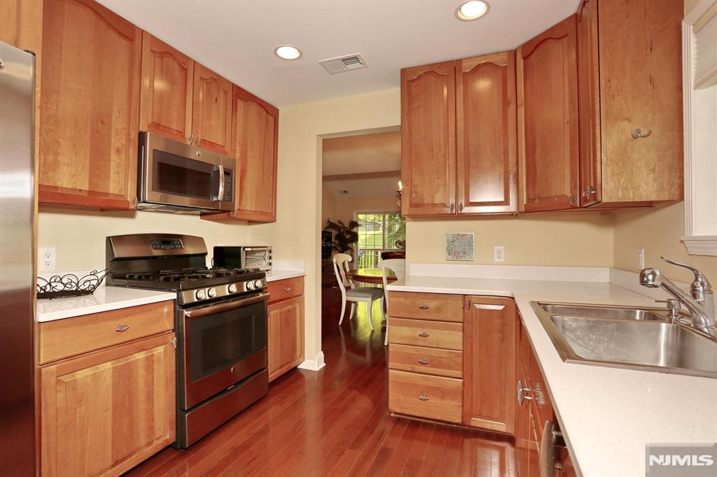53 Pine Lake Terrace T053