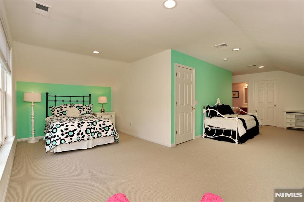 53 Pine Lake Terrace T053