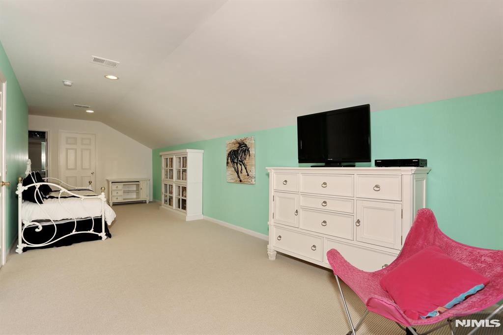 53 Pine Lake Terrace T053