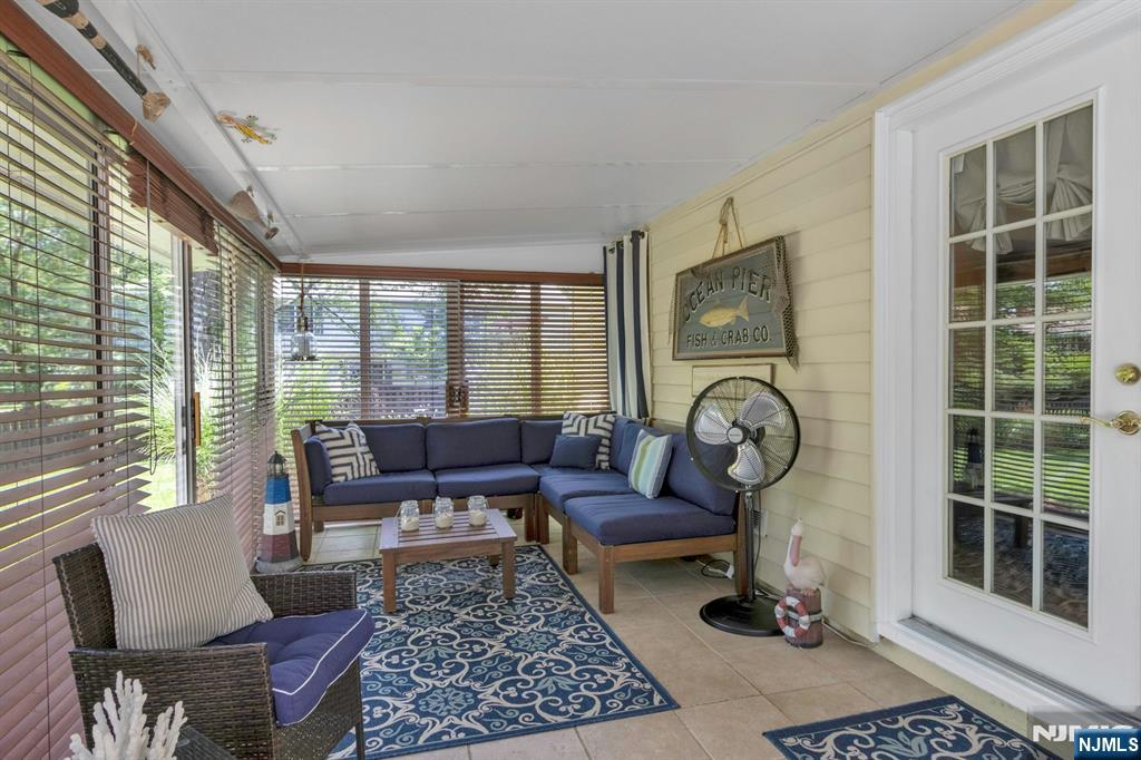 611 Maze Road