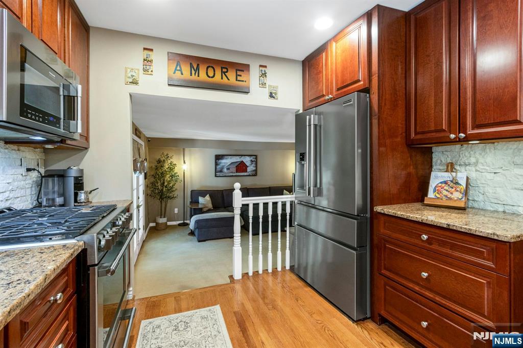 611 Maze Road
