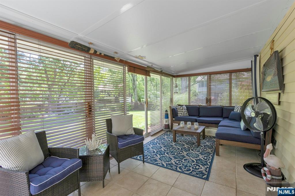 611 Maze Road