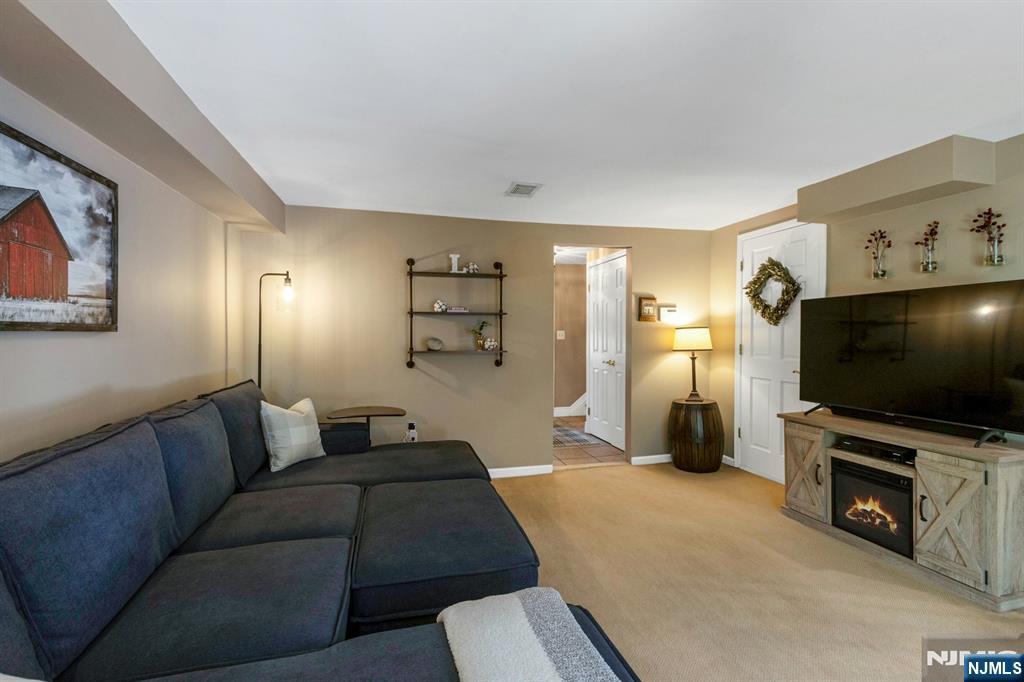 611 Maze Road