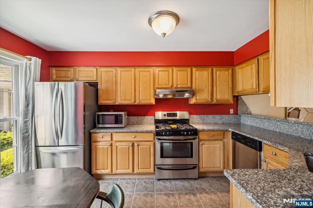 77 Homestead Lane 707