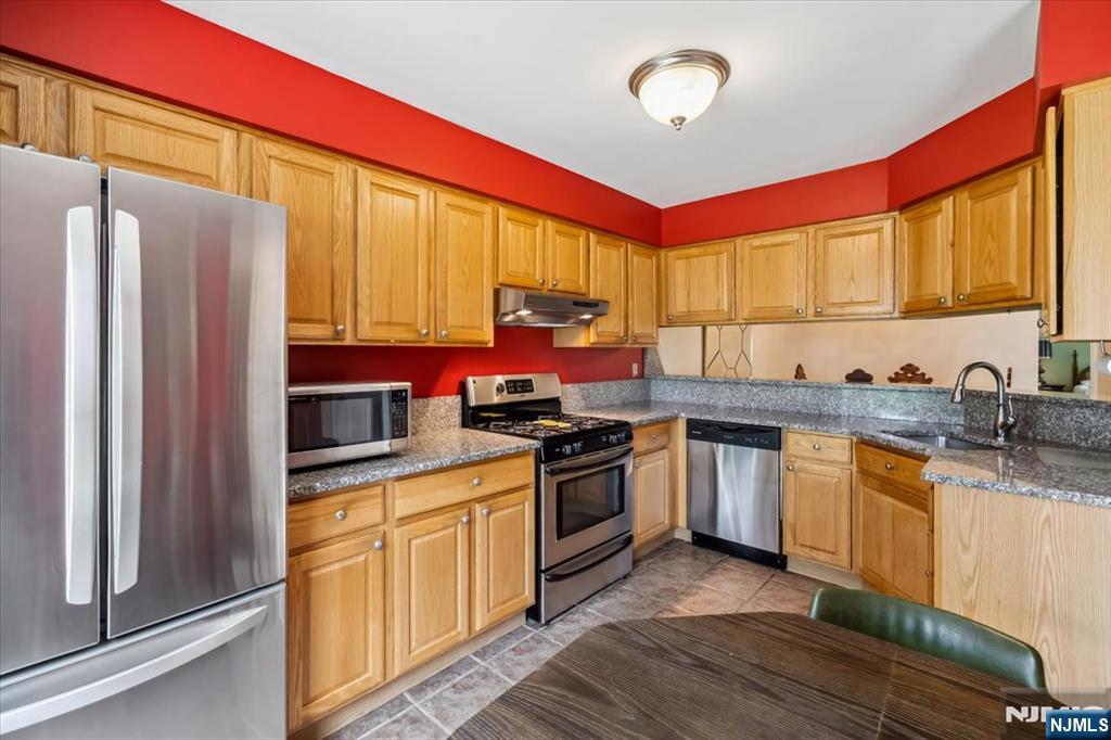 77 Homestead Lane 707