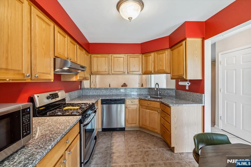 77 Homestead Lane 707