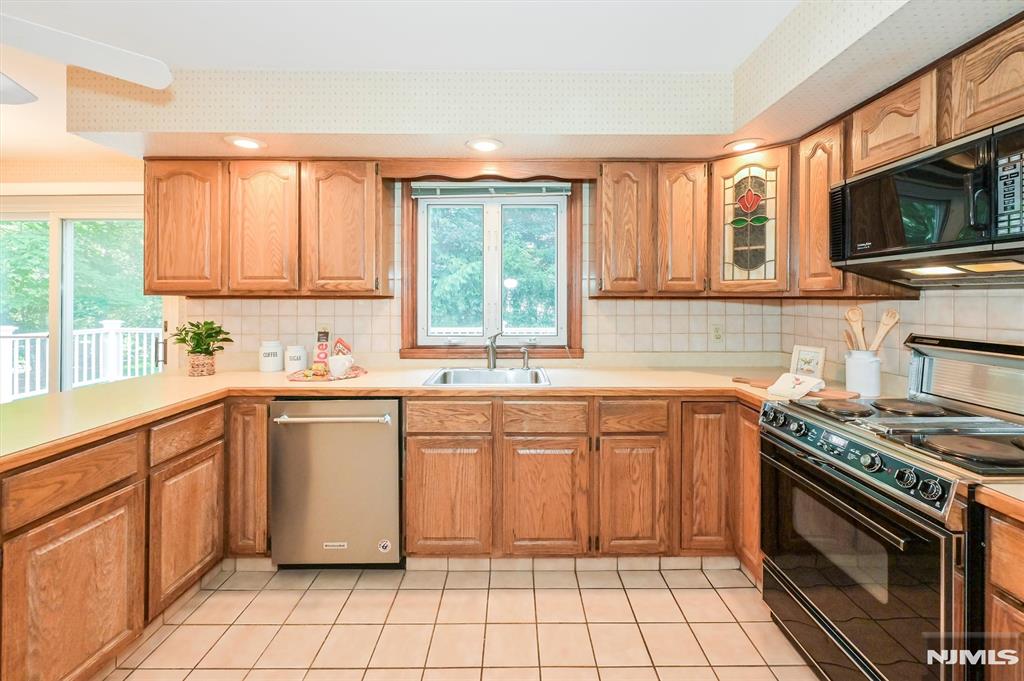 765 Battel Place