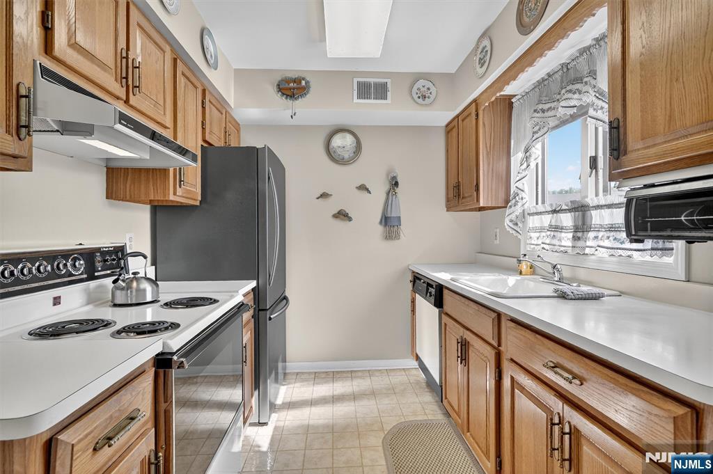 385 Midland Avenue 2