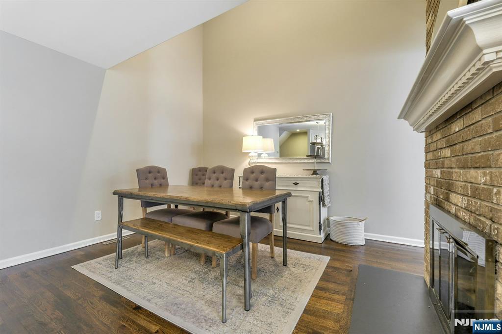 2 Sandburg Court