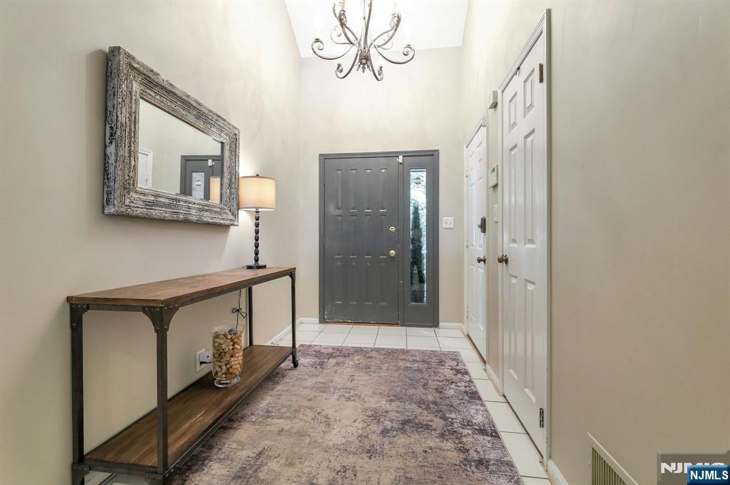2 Sandburg Court
