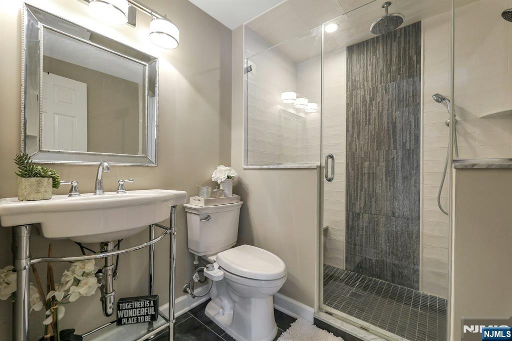 2 Sandburg Court