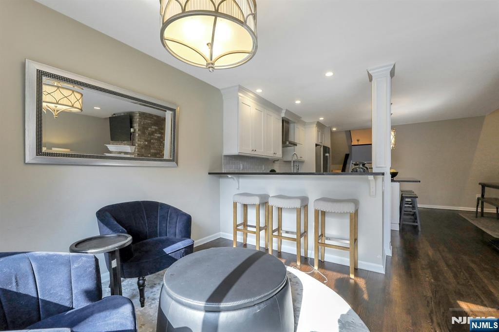 2 Sandburg Court