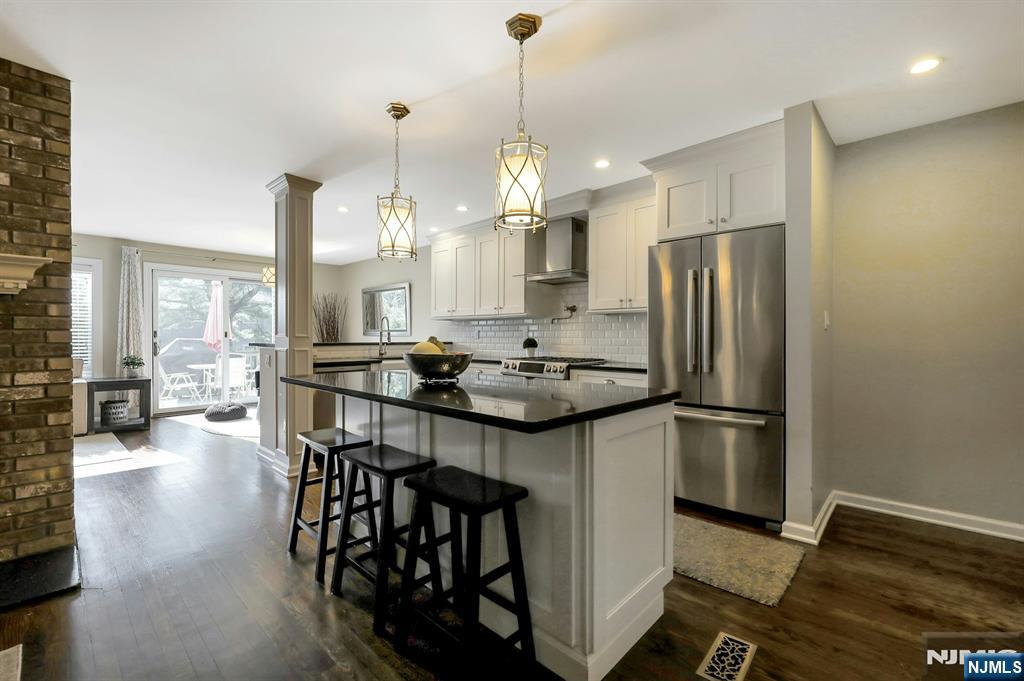 2 Sandburg Court