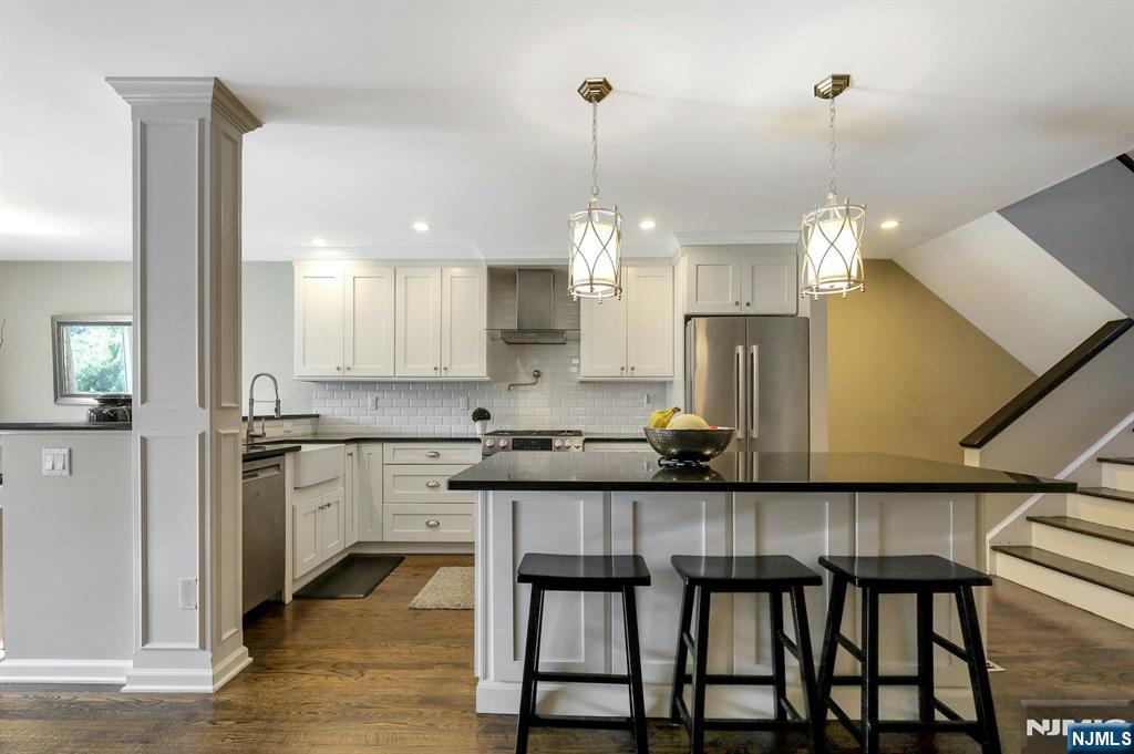 2 Sandburg Court