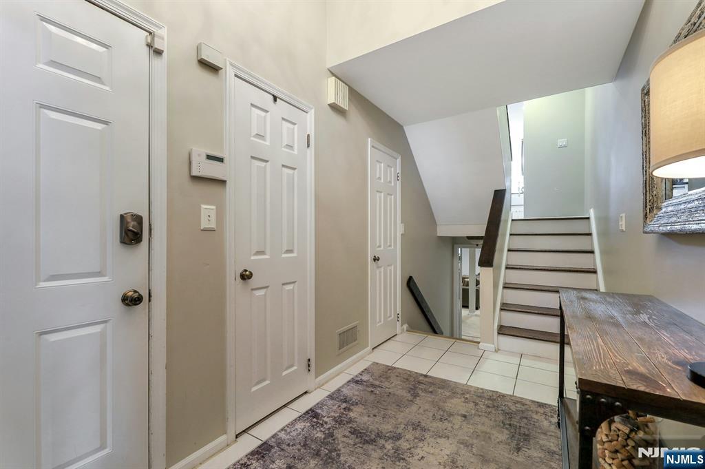 2 Sandburg Court